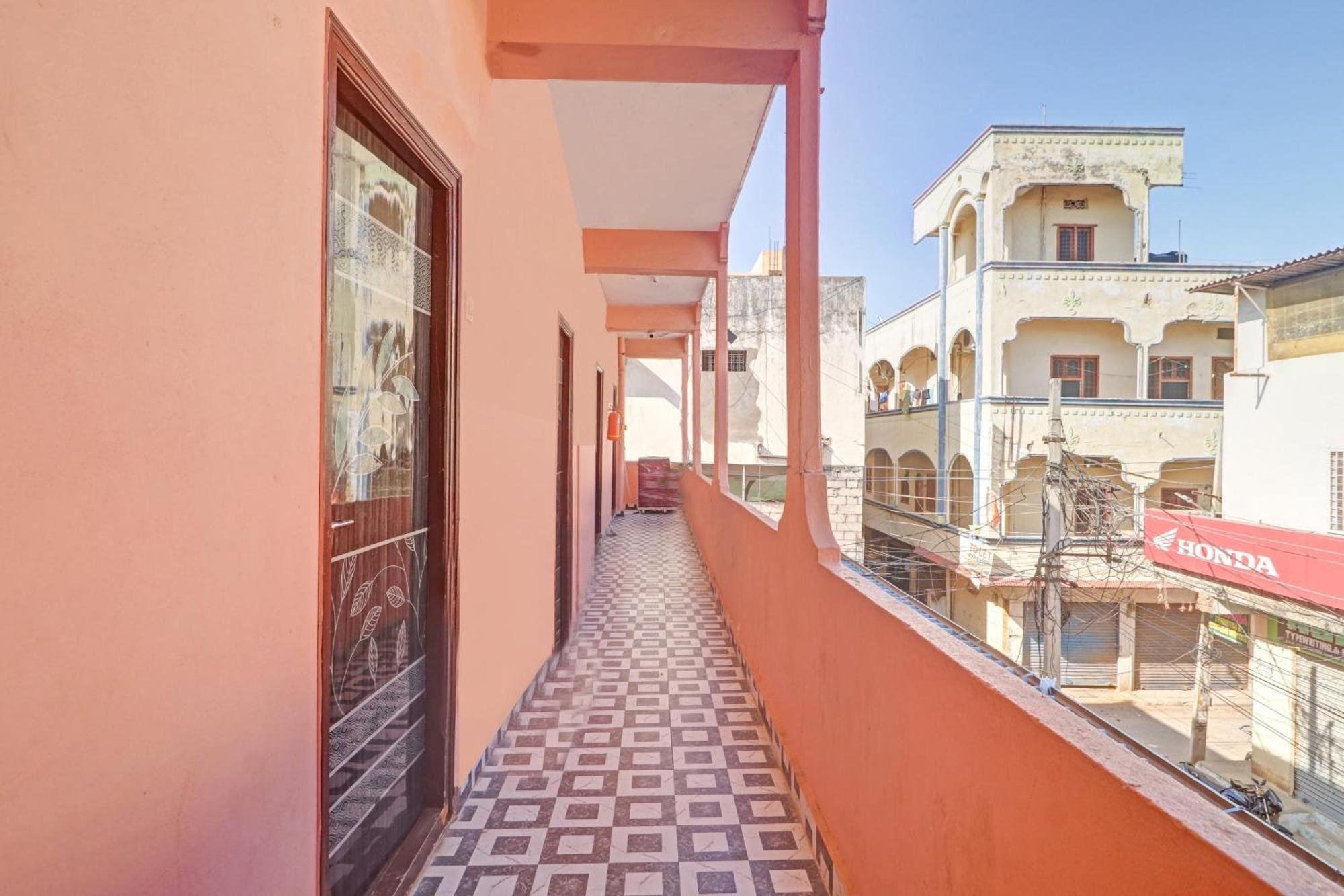 Hotel Oyo Flagship 81051 Sri Sai Manikanta Hajdarábád Exteriér fotografie